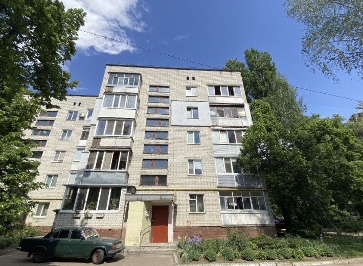 Простора 3-кімнатна квартира 68 м² з двома лоджіями та підвалом, Левка Лукʼяненко - фото 1