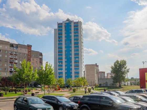 1 кімнатна 57.3 кв.м. Ремонт Велика кухня 17.8 кв.м. Власна котельня Лічильник тепла Масани Незалежн Чернигов