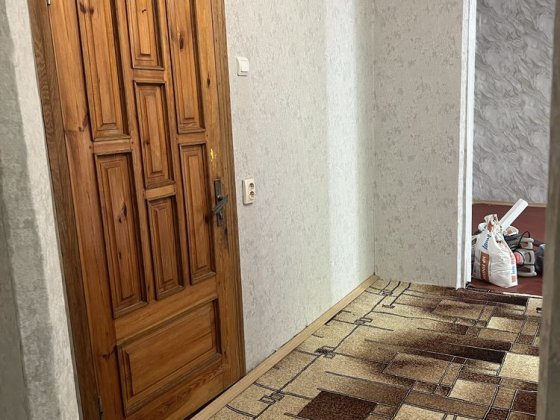 2-кімнатна р-н голівуд 2 поверх Чернигов