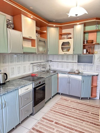 2к. квартира з ремонтом і меблями. Площа 64м² - фото 1