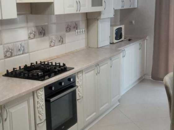 Продам 2 кімнатну квартиру.в центрі.і Ужгород