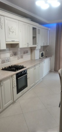 Продам 2 кімнатну квартиру.в центрі.і - фото 1