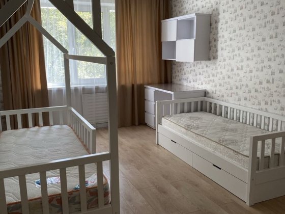Продам 3-кімнатну квартиру Чернігів