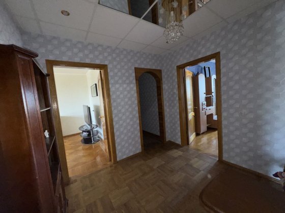 Продається 4-и кімнатна  квартира від власникс Чернігів
