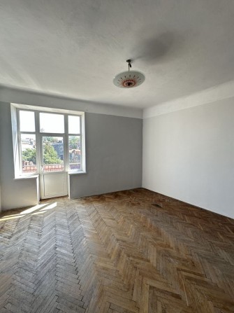Продаж 2-к квартири біля ЧНУ - фото 1