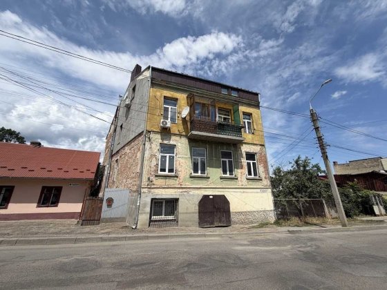 Продається 3-кімнатна квартира, Центр міста, вул. Маріупольська (Зої Космодем’янської) Черновцы