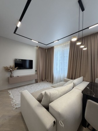 Продаж 1,5-кімн. 49 м² з терасою | ЖК Баварія | Дизайнерський ремонт | Закритий двір | - фото 1