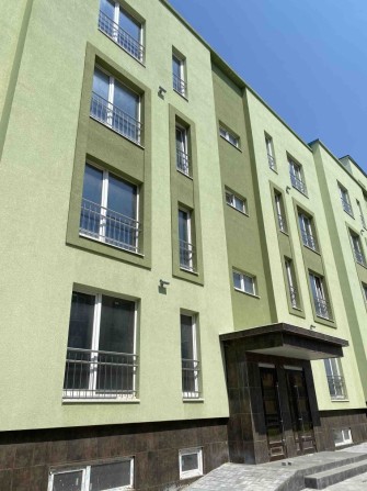 Трьохкімнатна квартира з ремонтом і гаражем - фото 1