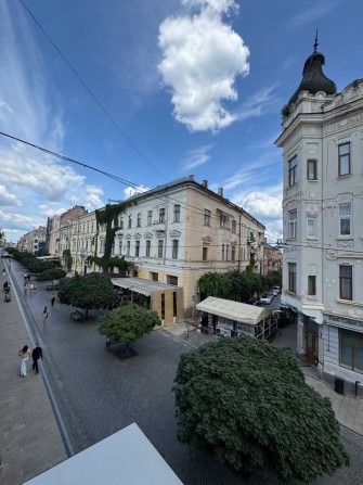 Продаж ексклюзивної дворівневої квартири в самому серці Чернівців – вул. Ольги Кобилянської - фото 1
