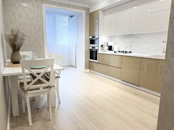 Продам квартиру з дизайнерським ремонтом на Поділлі Винница