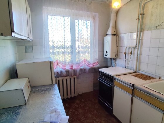 продам 3-х кімнатну квартиру р-н Седова Черкассы