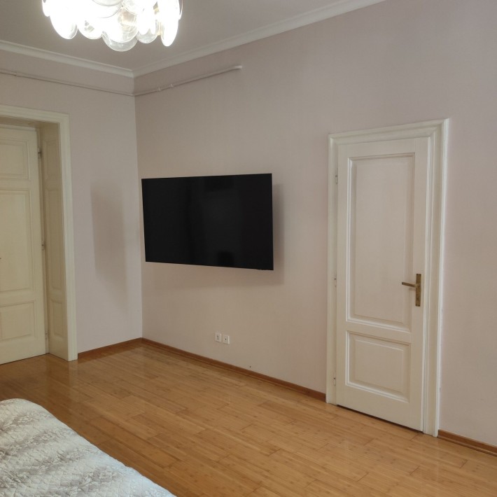 Продаж 5 кімнатної,в  центрі на Івана  Богуна. - фото 1