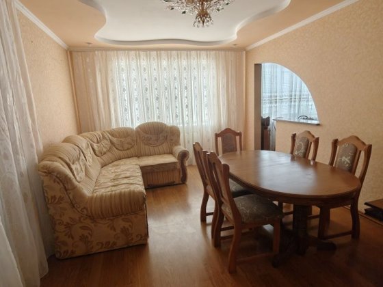 Продається 3 кімнатна квартира Черновцы
