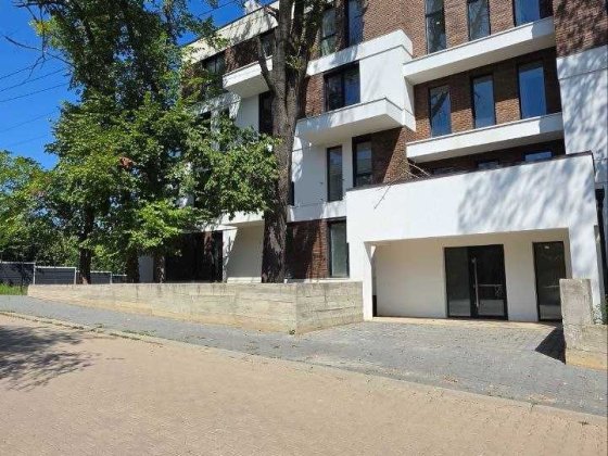Продаж 1-кімнатної (50м2) квартири в новобудові зданої в експлуатацію на середньому поверсі | район  Черновцы