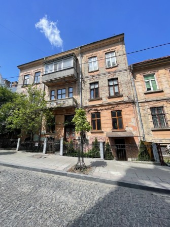 Продаж квартири по вул.Богуна (Австрійський люкс, оригінальне планування без змін) - фото 1