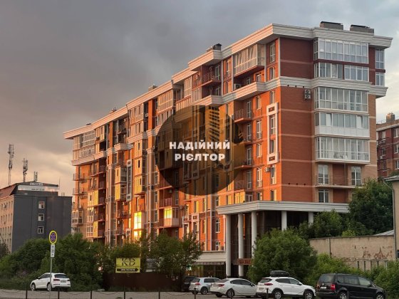Майдан! Ідеально під інвестицію. 2 кімнатна квартира 66м2! РомтісБУД! Чернівці