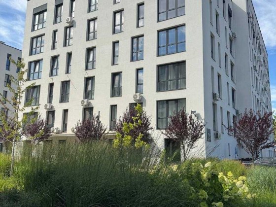 Простора 2-кімнатна квартира 99,6 м² у ЖК «Квадрат» + дизайн-проєкт Ужгород