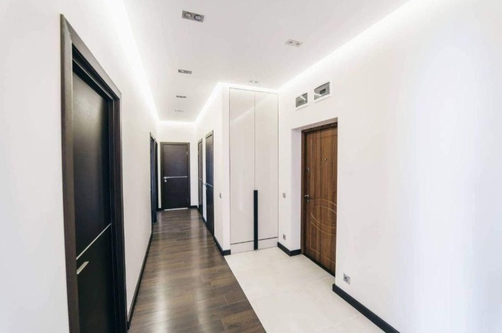 Продаж трикімнатної квартири з газовим опаленням - фото 1