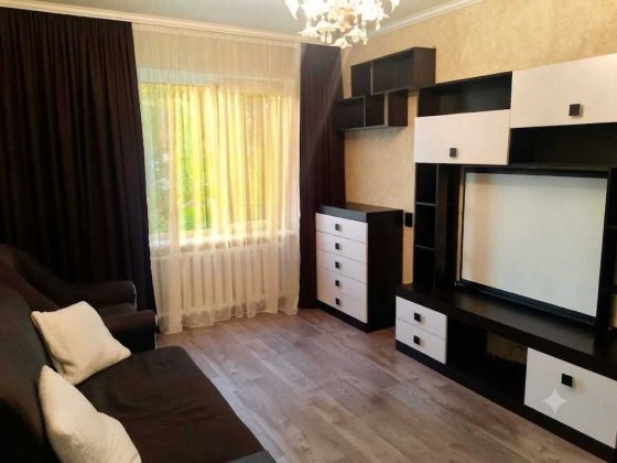 Продам 3-кімнатну квартиру з ремонтом на Льотній, р-н Бойова Чернігів
