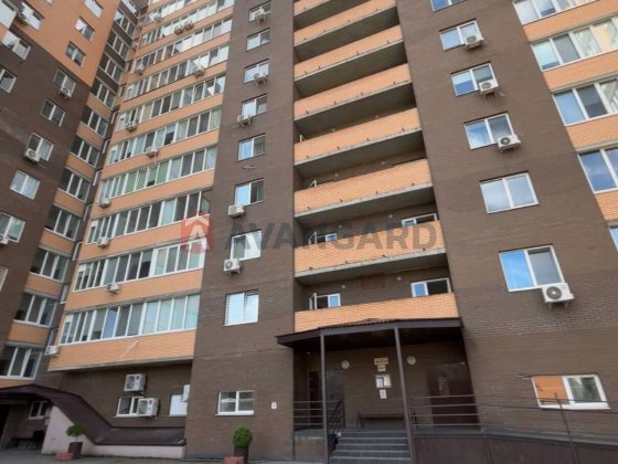 Продається простора 2-кімнатна квартира в сучасному ЖК «Резиденція». Черкассы