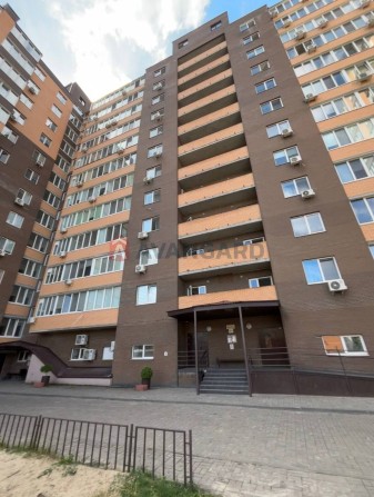 Продається простора 2-кімнатна квартира в сучасному ЖК «Резиденція». - фото 1