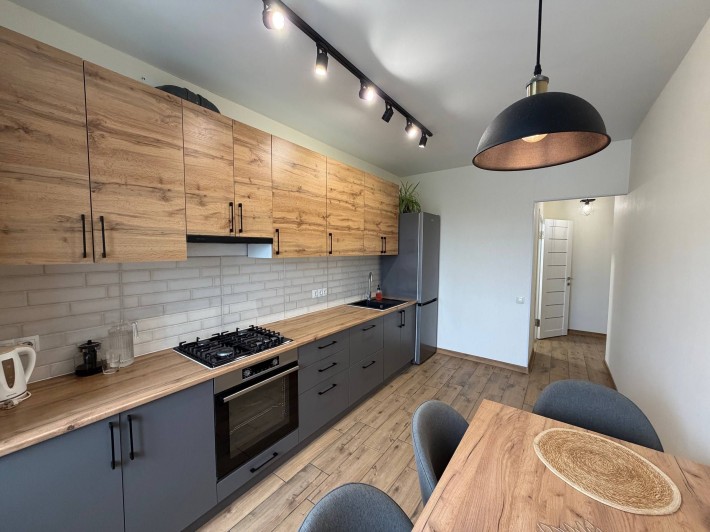 Продаж 1к квартири 42 кв. м у передмістті Вінниці з ремонтом - фото 1