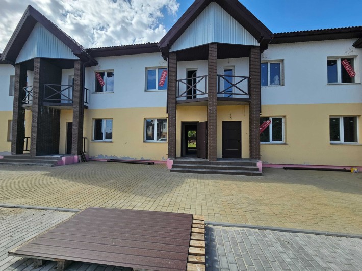Велика квартира з індивідуальним газовим опаленням та власним паркомісцем. Дахнівка - фото 1
