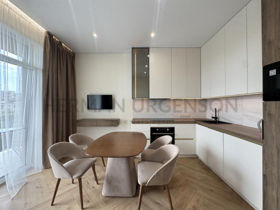 Продаж 1к квартири 46 м.кв / вул. В.Ковача, Центр Ужгород