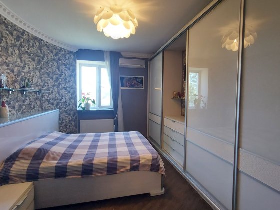 2-х кімнатна квартира 80м² з подвійним гаражем центр міста вул. Коцюбинського 2 Чернигов