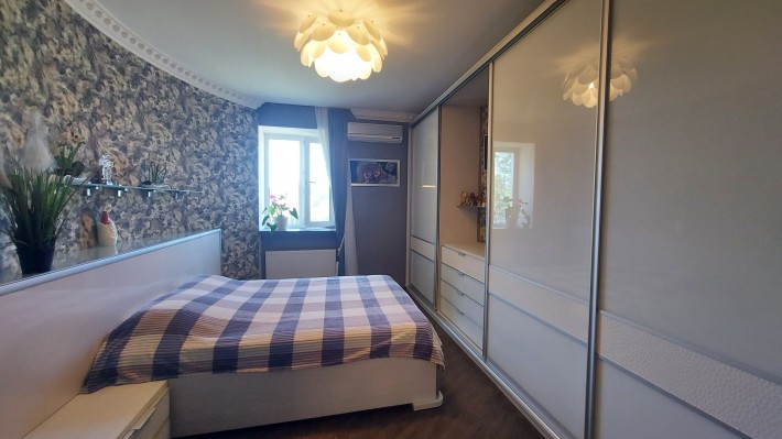 2-х кімнатна квартира 80м² з подвійним гаражем центр міста вул. Коцюбинського 2 - фото 1
