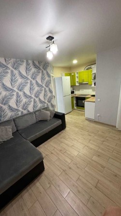 Продам 2  кімнатну квартиру з евроремонтом вул. Коксовая 16 - фото 1