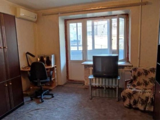 Продам 1к квартиру (38,3м2) с лоджией, низ Поля Днепр