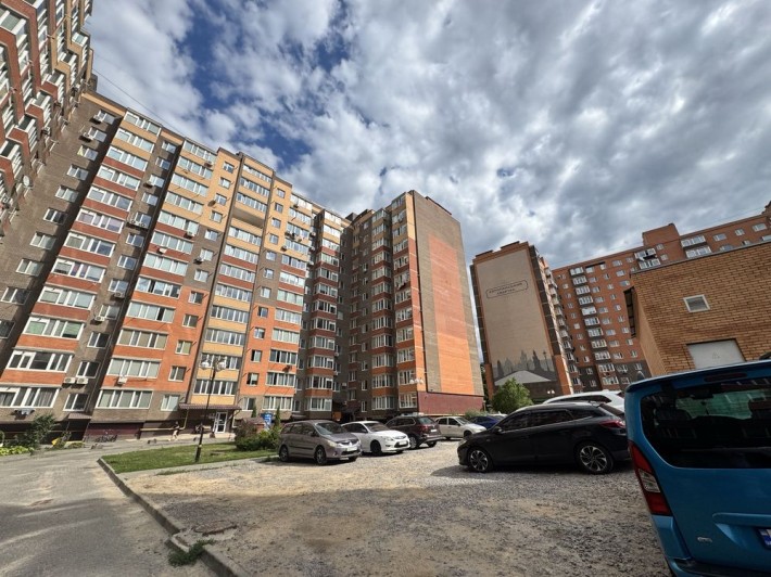Продаж трикімнатної квартири 100 кв.м - фото 1