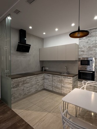 Продам 3к. квартиру, Крутогорный спуск 20а (Литейная), Центр - фото 1