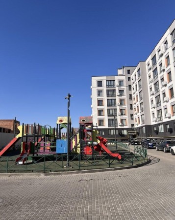Простора 1-кімнатна квартира в новобудові, Центр міста - фото 1