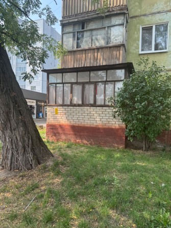 Продам двухкомнатную квартиру в центре города - фото 1