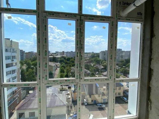 Від власника. Продається 1 кімнатна картира, 50 кв.м. Вул. Василя Стуса 33 Чернігів