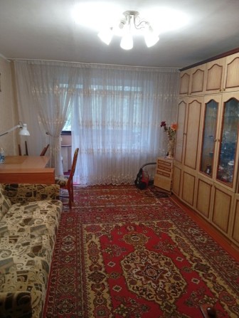 Продам 2 кімнатну квартиру в ЦЕНТРІ - фото 1