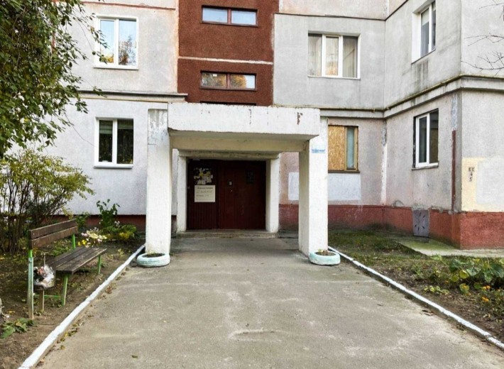Продам 4-кімнатну квартиру по вул. Коваленка - фото 1