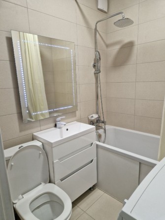 Продам 2 кімнатну квартиру в центрі міста - фото 1