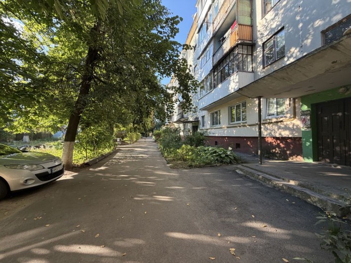 Житомир Центр продам квартиру - фото 1