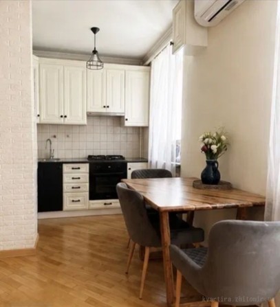 N:14197 - Продаж квартири, 2-кімн., Центр, вул. Київська, 50 м² - фото 1
