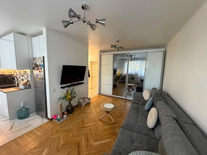 Продаж 3 кімнатної квартири у центрі міста - фото 1