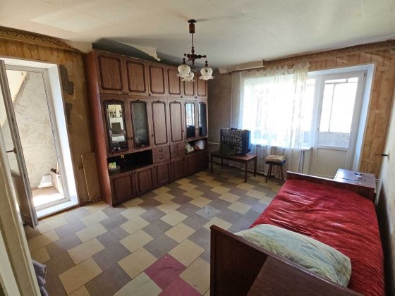 Продам 1 кімнатну квартиру Мініна, внизу пр. Поля (Кірова) Днепр