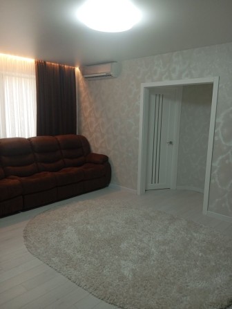 Продам 3 кімнатну квартиру в центрі - фото 1