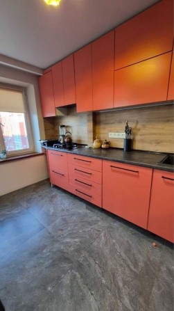Продам 3-кімнатну квартиру на проспекті Олександра Поля - фото 1