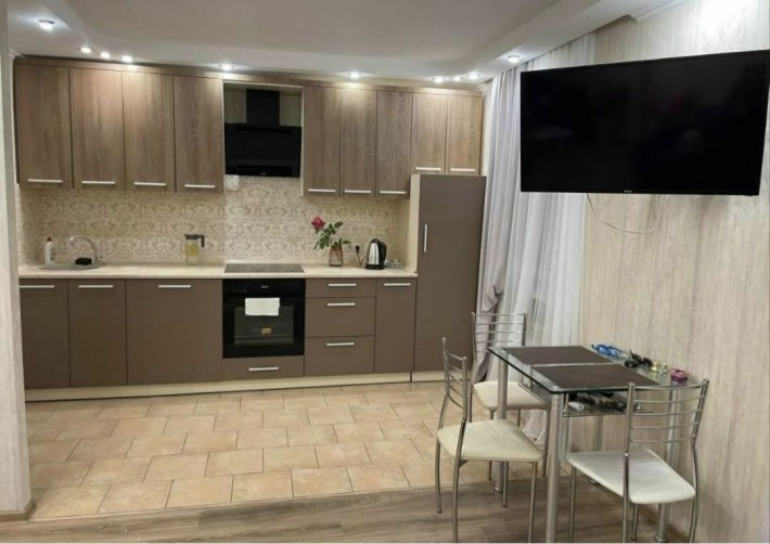 Продажа 1 квартиры с ремонтом под бизнес. Пр. Юбилейный - фото 1