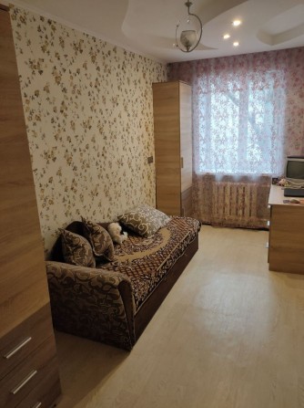 Продам 3-ком.кв. в центре города по ул. Портовая. Р-н Металлургов - фото 1