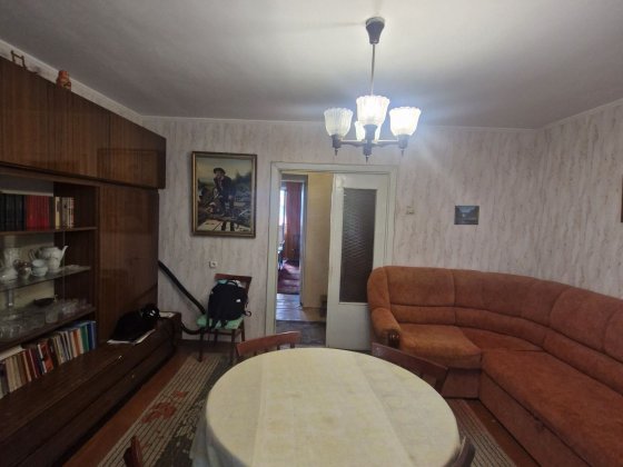 Продається 4-кімнатна квартира на 2 поверсі  цегляного будинку Житомир