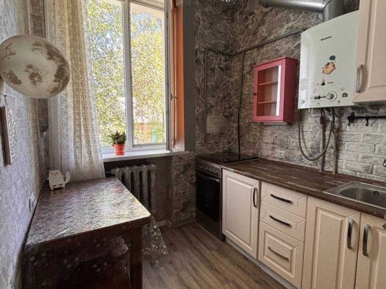 Продам 2-к квартиру Чечеловский район Днепр